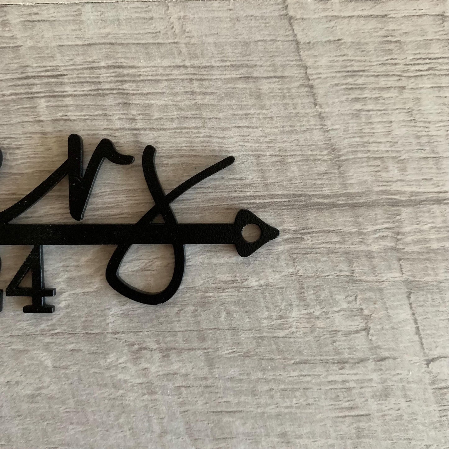 Custom Family Name Sign – Personalized Wedding or Housewarming Gift – Last Name Metal Sign – Wall Art with Established Date