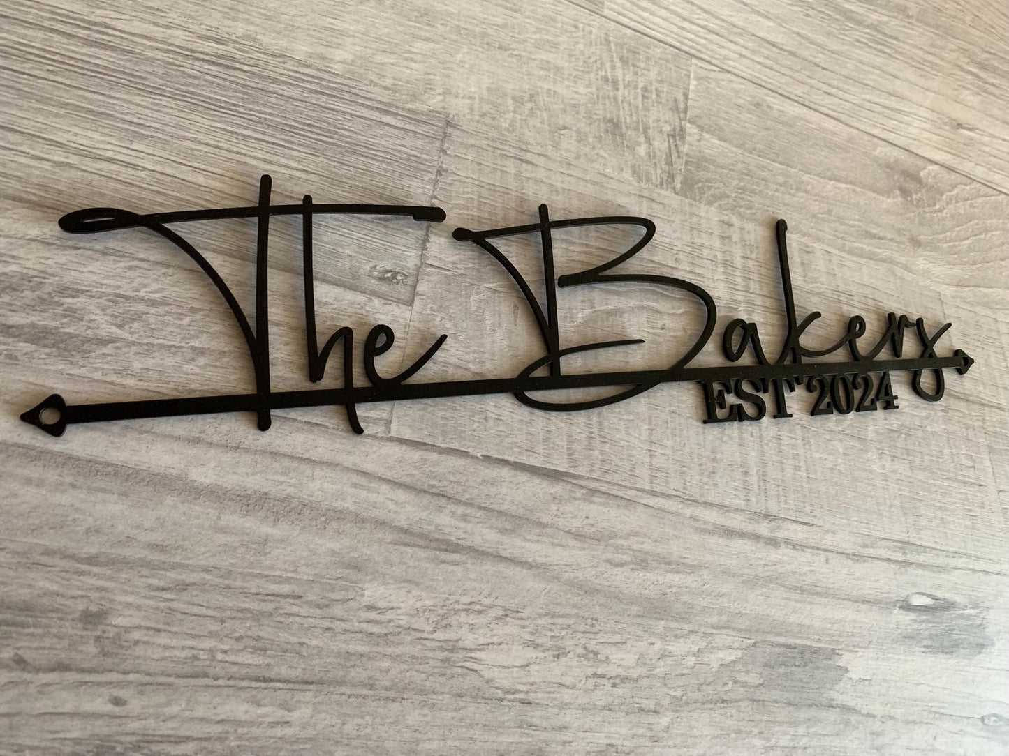 Custom Family Name Sign – Personalized Wedding or Housewarming Gift – Last Name Metal Sign – Wall Art with Established Date