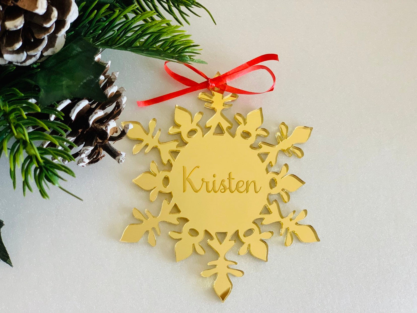 Personalized Mirror Acrylic Snowflake Ornament – Custom Engraved Name Christmas Tree Decoration – Hanging Crystal-Style Keepsake – Holiday Place Card