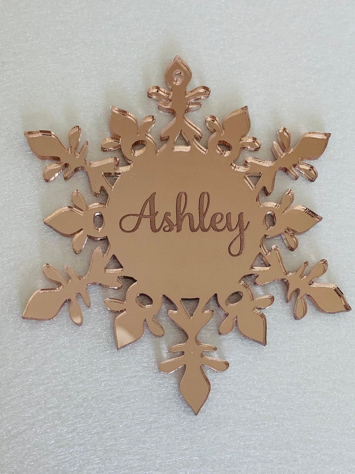 Personalized Mirror Acrylic Snowflake Ornament – Custom Engraved Name Christmas Tree Decoration – Hanging Crystal-Style Keepsake – Holiday Place Card