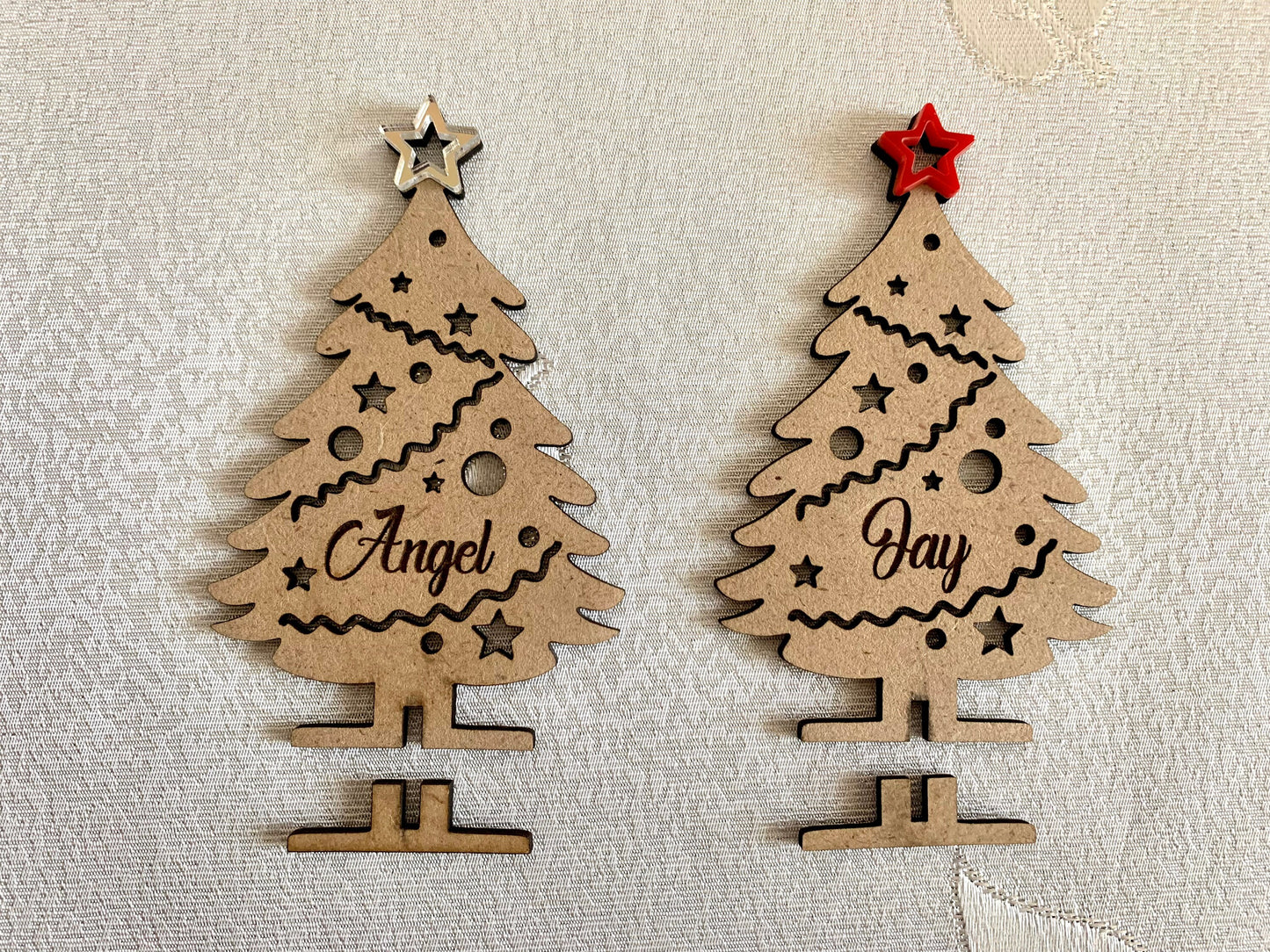 Personalized Christmas Place Cards – Freestanding 3D Wooden Trees with Name Tags – Custom Table Decorations & Ornaments