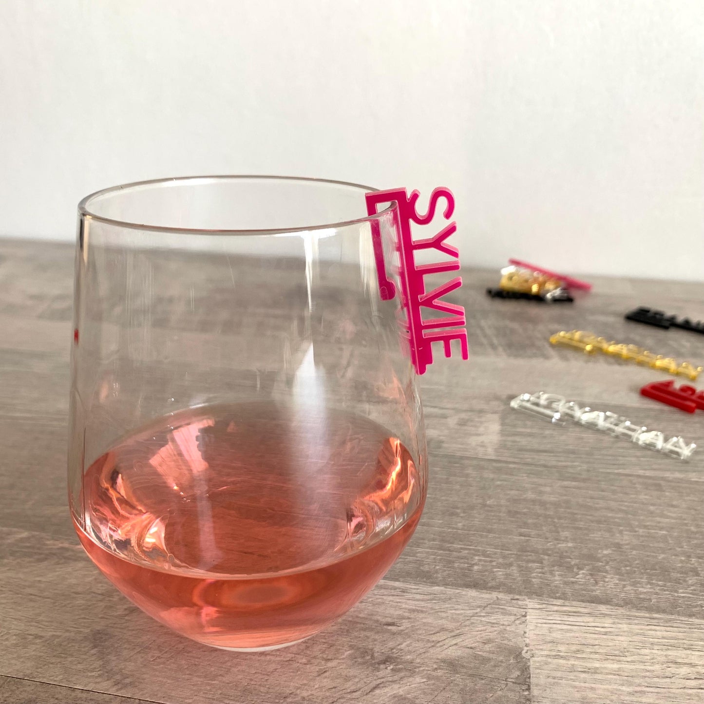 Custom Wine Glass Charms – Personalized Name Tags for Drinks – Laser Cut Place Cards – Cocktail & Wedding Drink Markers