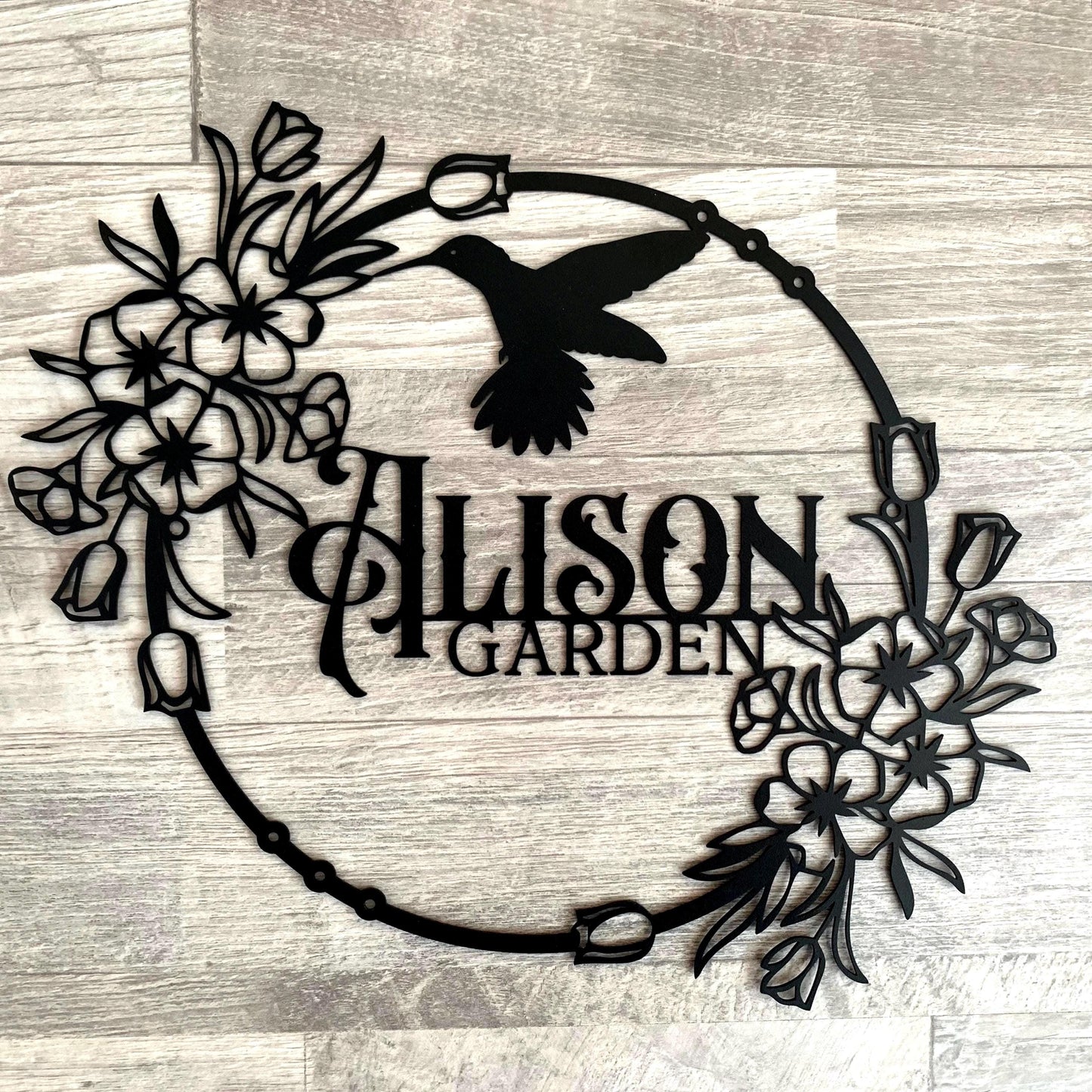 Personalized Garden Sign with Bird & Flowers – Custom Outdoor Metal Name Plaque – Gift for Gardeners, Floral Yard Decor, Grandma Gift