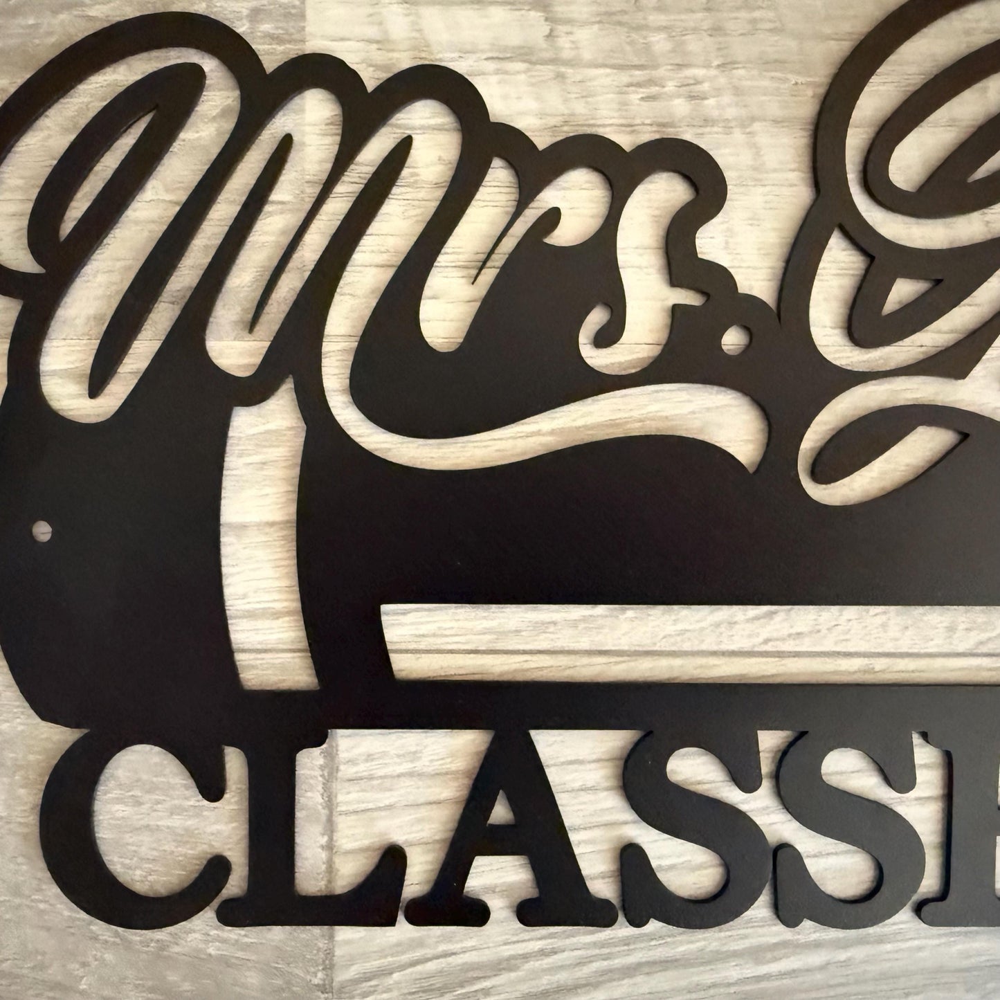 Custom Teacher Door Sign – Personalized Classroom Name Sign with Pencil Design – Back to School Gift – Metal Wall Decor for Teachers