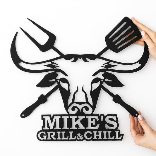 Custom Metal BBQ Sign – Personalized Grill & Chill Name Plaque with Bull Head – Outdoor Bar Sign for Dad, Patio, or Man Cave