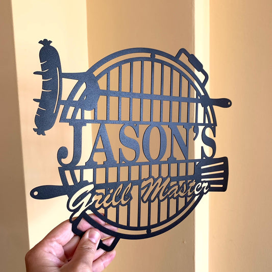 Custom BBQ Grill Master Metal Sign – Personalized Name Sign for Backyard, Patio, or Man Cave – Outdoor Bar & Grill Decor – Gift for Dad or Husband
