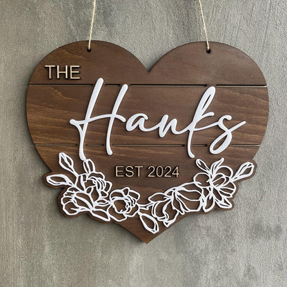 Personalized Heart Name Sign – Custom Wood Sign with Flowers & Wedding Date – Rustic Family Name Wall Decor – Welcome Sign or Gift for Couples