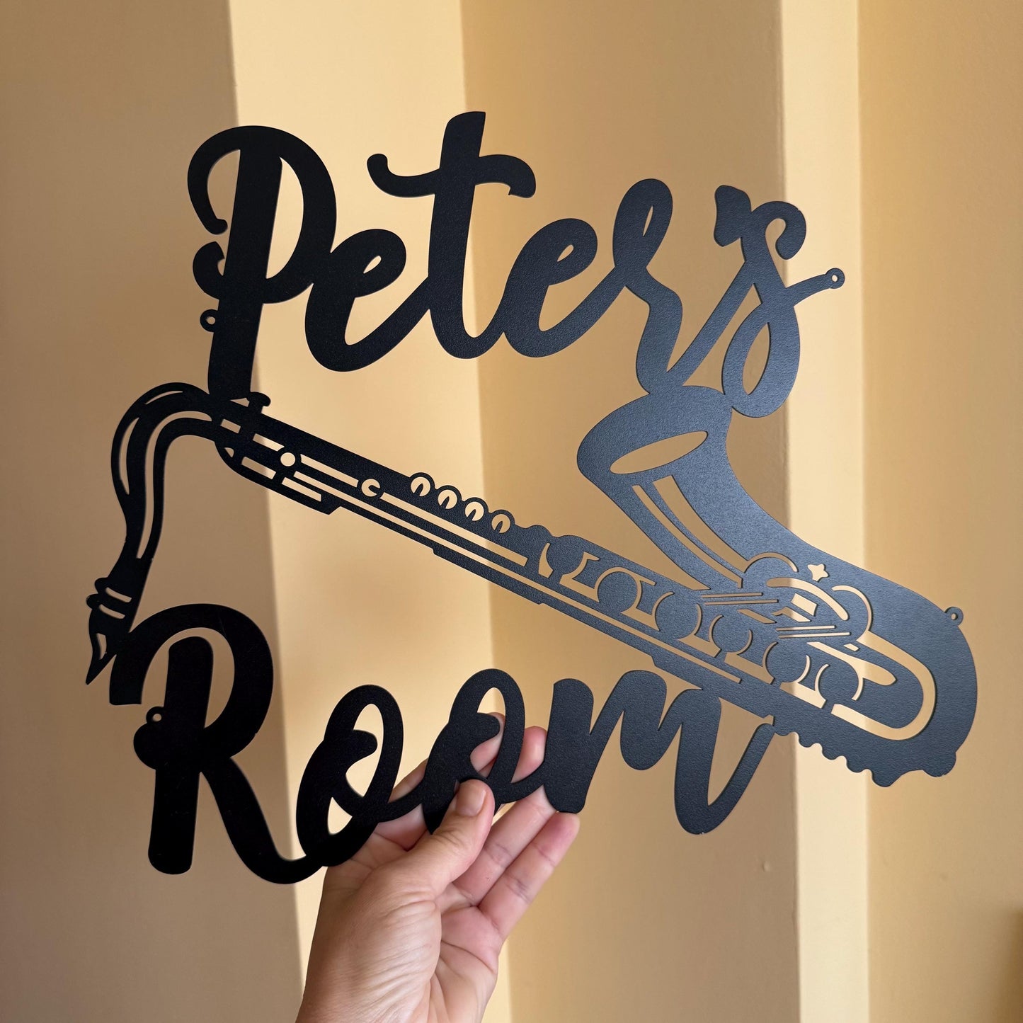 Saxophone Name Sign – Personalized Metal Wall Art for Musicians – Custom Saxophone Sign for Music Room or Studio – Music Gift for Jazz Lovers